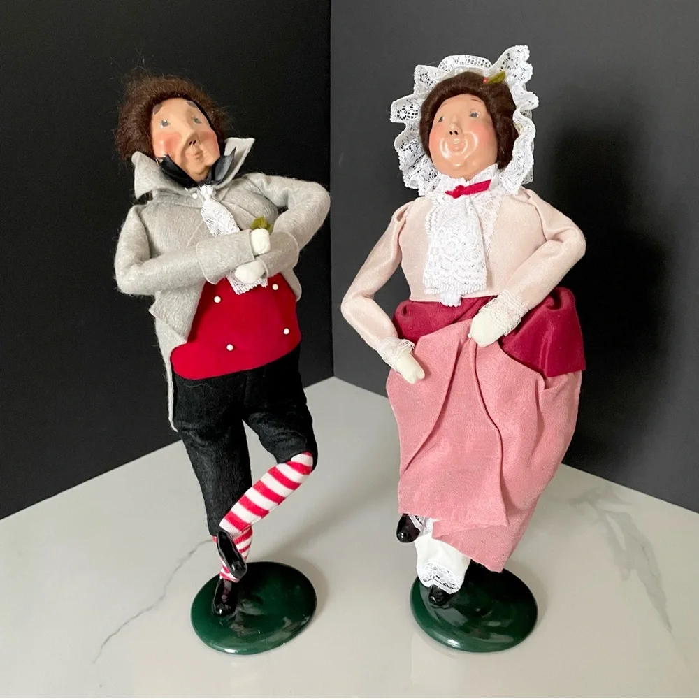 Mr. & Mrs. Fezziwig Dancing Carolers by Byers Choice